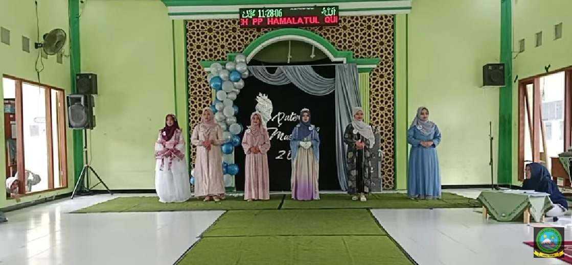 Kreativitas Santri Qur’ani dalam Festival Fashion Show  Putri Muslimah Yaumun Nasy’ah dan Akhirussanah PP. Hamalatul Qur’an Putri  Ringinagung